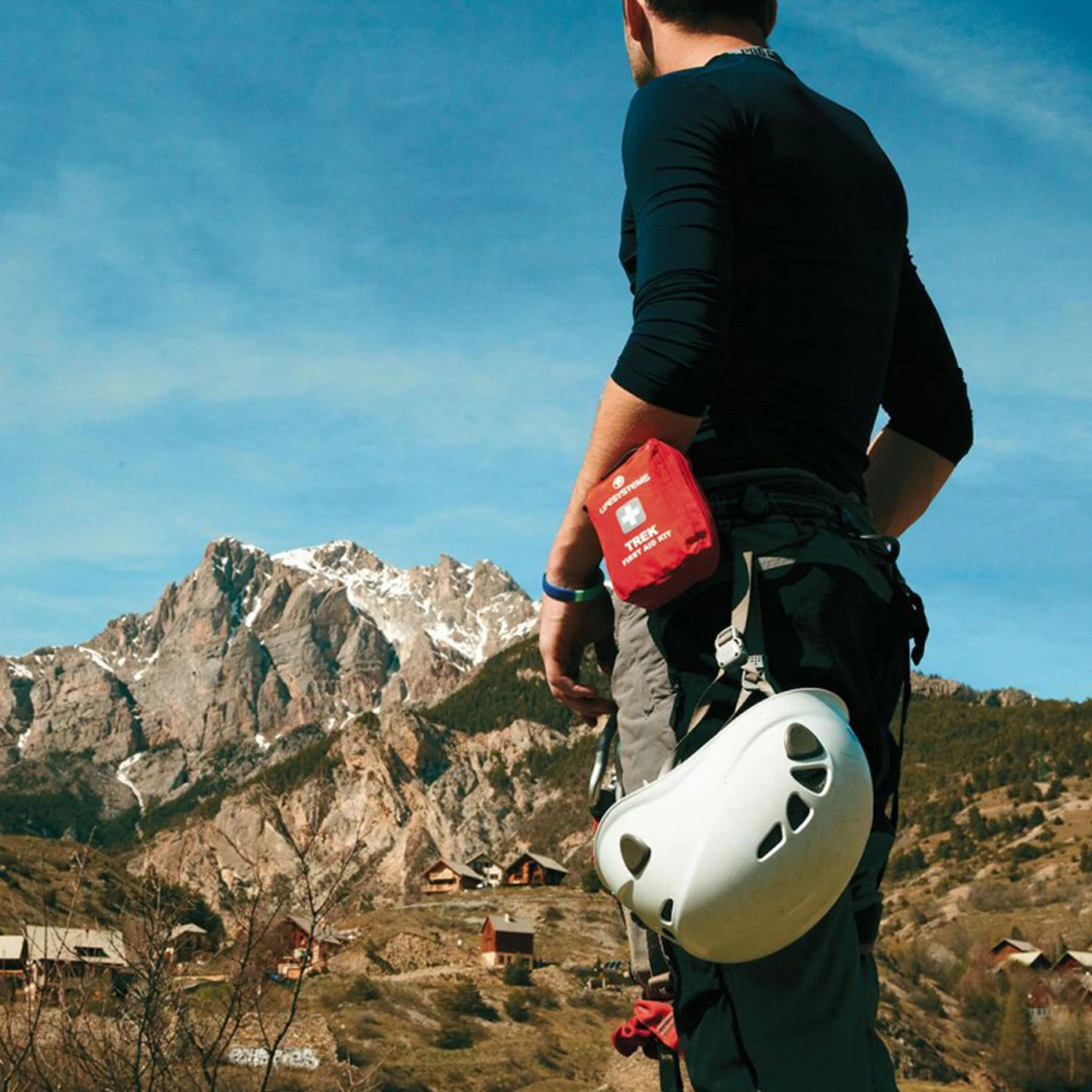 LIFESYSTEMS Trek First Aid Kit 4 LIFESYSTEMS Trek First Aid Kit - Image 2