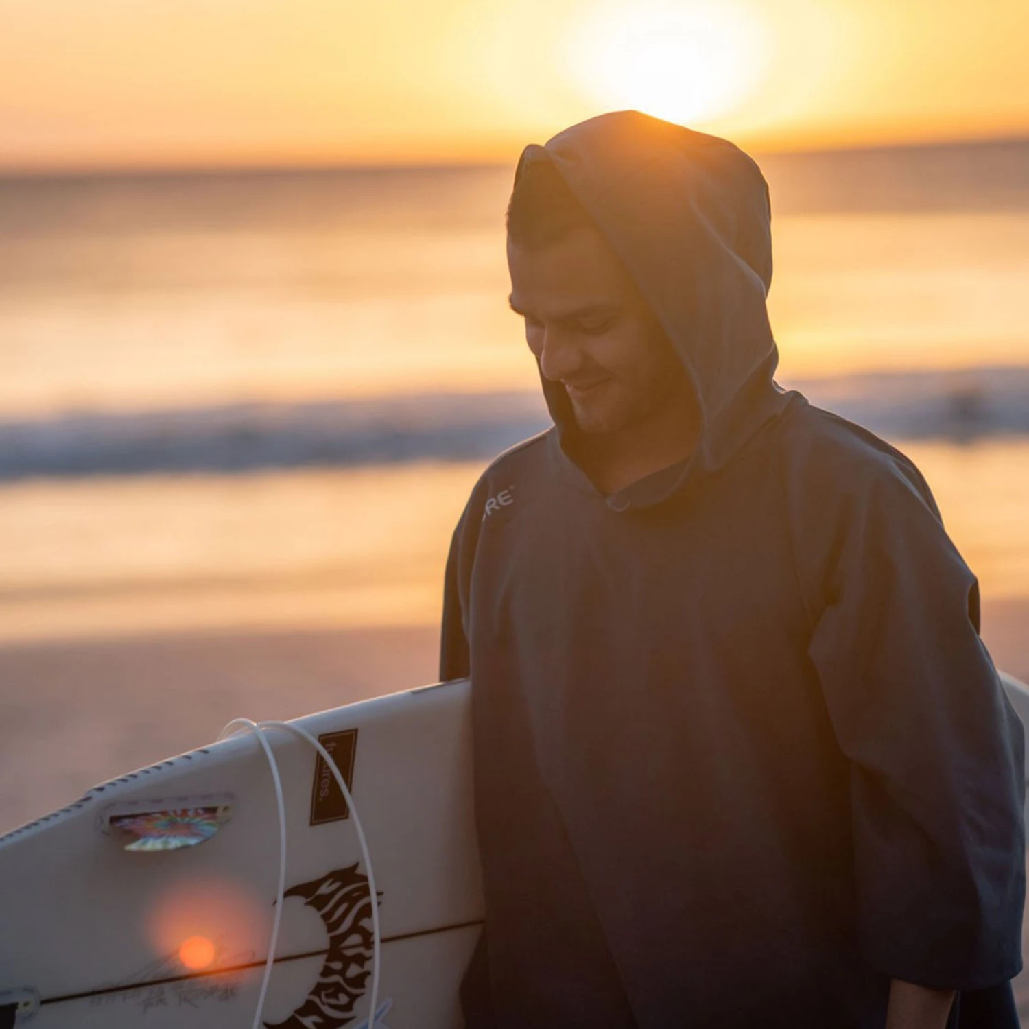 Lifeventure Lightweight Hooded Changing Robe 4 Lifeventure Lightweight Hooded Changing Robe - Image 2