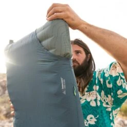 Therm-a-Rest NeoAir Topo Sleeping Mat - Regular 27 Therm-a-Rest NeoAir Topo Sleeping Mat - Regular -Columbia Store 0002 2022 thermarest desertcamping highsierras spence 0800 000