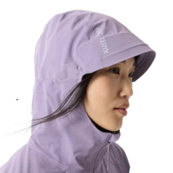 Arc'teryx Women's Gamma Lightweight Hooded Jacket -Columbia Store 0007 S24 X000007779 Gamma Lightweight Hoody Velocity Women s Hood