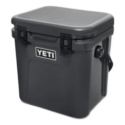 Yeti Roadie 24 Cool Box 39 Yeti Roadie 24 Cool Box -Columbia Store 0017 191417 Roadie 24 Campaign Dealer Images Roadie 24 Charcoal Quarter Lid Closed 2400x2400 1
