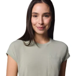 Columbia Women's Boundless Trek T-Shirt -Columbia Store 2033481 348 a3 om