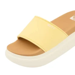 Reef Women's Cushion Bondi Bay Slides -Columbia Store CJ6469 CUSHION BONDI BAY PALE BANANA DTL1 GB 1200x1200 bfcb6e95 f8c4 4865 ad68 7086e4fcf1d0