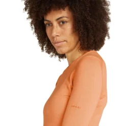 Icebreaker Women's 260 Tech Long Sleeve Crewe Top -Columbia Store FW24 BM W Women Merino 260 Tech LS Crewe 10438703C 21