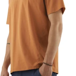 Salomon Men's Trackline Short Sleeve T-Shirt 19 Salomon Men's Trackline Short Sleeve T-Shirt -Columbia Store LC2438900 2 MOD tracklinesstee sierra coutures m.png.cq5dam.web .1200.1200