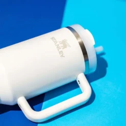 Stanley Quencher H2.0 FlowState™ Tumbler | 1.2L -Columbia Store Large JPG Stanley The Quencher H2.0 FlowState Tumbler 40 OZ Frost Lifestyle 2 1 826554ff a552 4e83 a142 735e769da792