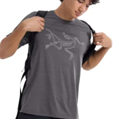 Arc'teryx Men's Cormac Crew Logo T-Shirt -Columbia Store S25 X000009726 Cormac Logo Shirt SS Black Heather Hover