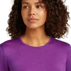 Icebreaker Women's Merino 200 Oasis Crewe Shirt 21 Icebreaker Women's Merino 200 Oasis Crewe Shirt -Columbia Store SS25 BM W WomenMerino200OasisLSCrewe 1043750A3 27