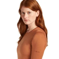 Icebreaker Women's Merino 200 Oasis Crewe Shirt 26 Icebreaker Women's Merino 200 Oasis Crewe Shirt -Columbia Store SS25 BM W WomenMerino200OasisLSCrewe 1043750B0 21