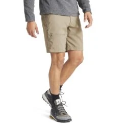 Craghoppers Men's Kiwi Pro Shorts -Columbia Store Web version JD CMJ572 62A Pebble 01