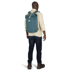 Osprey Arcane Roll Top Pack 24 Osprey Arcane Roll Top Pack -Columbia Store arcanerolltop s25 onbody2 cascadeblue 2