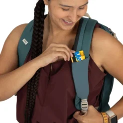 Osprey Arcane Small Day Pack 25 Osprey Arcane Small Day Pack -Columbia Store arcanesmallday s25 detail2 cascadeblue