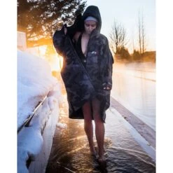 Advance Long Sleeve Changing Robe -Columbia Store female adult advance blackcamo 5